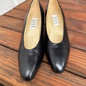 Nine West Classic Black Kitten Heels size 9